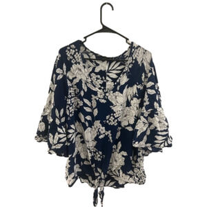 Sweet Claire Navy and White Floral Blouse Size Medium